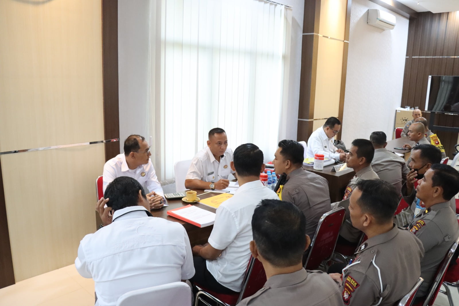 Polres Kubu Raya menerima kunjungan Tim Pengawasan dan Pemeriksaan (Wasrik) Tahap I TA 2024 dari Itwasda Polda Kalbar pada Rabu (17/4/24) pagi.