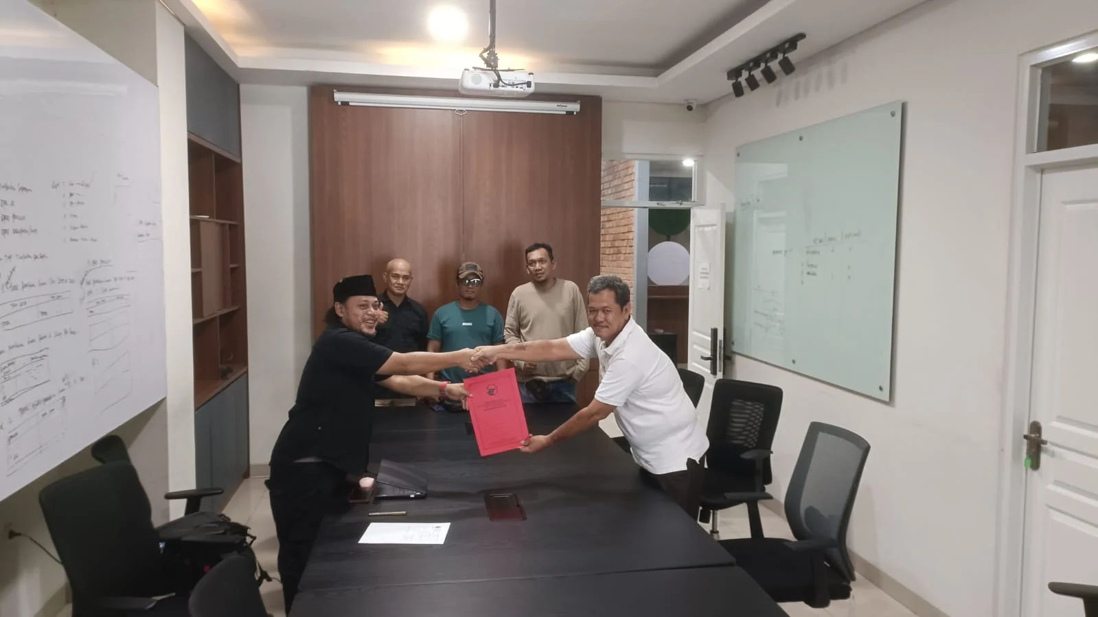 Pengambilan formulir di sekretariat PDIP Kaltim, Sabtu (20/04/2024) (dok. istimewa)